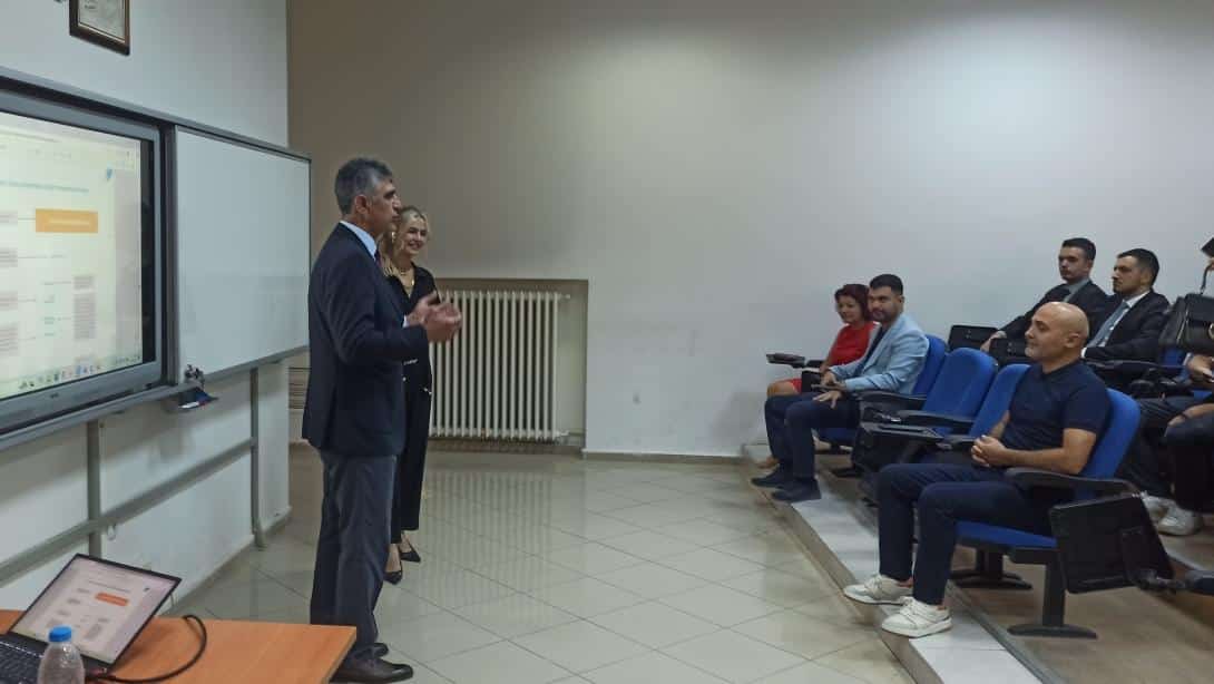 TÜRKİYE YÜZYILI MAÂRİF MODELİ EĞİTİM PROGRAMI OKURYAZARLIĞI SEMİNERİ
